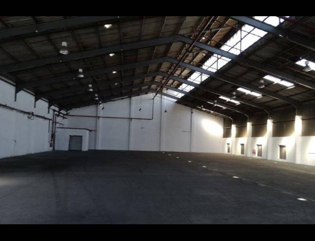 1,581M² WAREHOUSE TO LET IN EPPING INDUSTRIAL